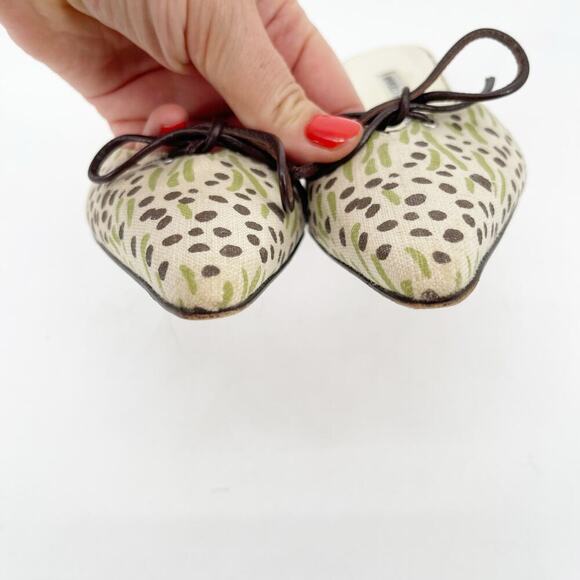 Manolo Blahnik Vintage Beige Green Brown Canvas Bow Pointed Toe Mules IT 36.5 - Picture 6 of 11